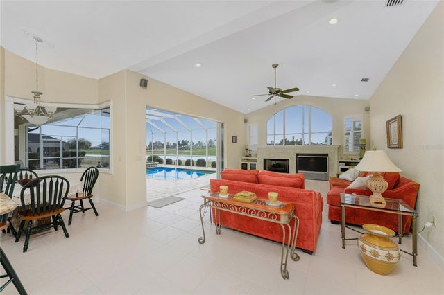 12109 SW KINGSWAY CIRCLE, Lake Suzy, FL 34269