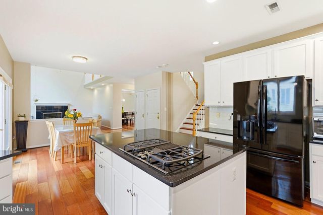 43648 INTREPID ST, Chantilly, VA 20152
