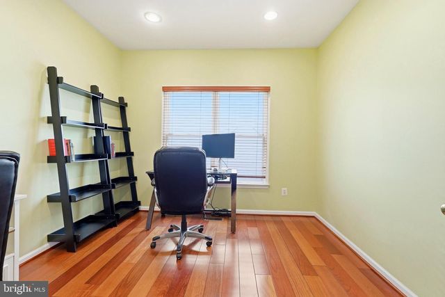43648 INTREPID ST, Chantilly, VA 20152