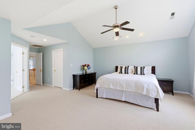 43648 INTREPID ST, Chantilly, VA 20152