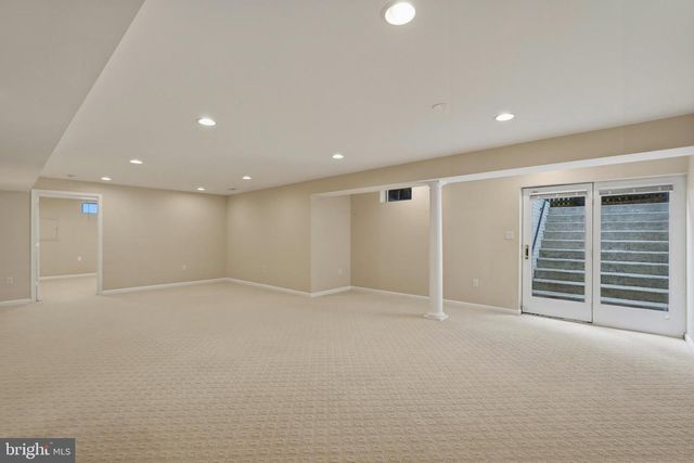 43648 INTREPID ST, Chantilly, VA 20152