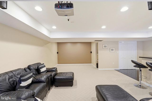 43648 INTREPID ST, Chantilly, VA 20152