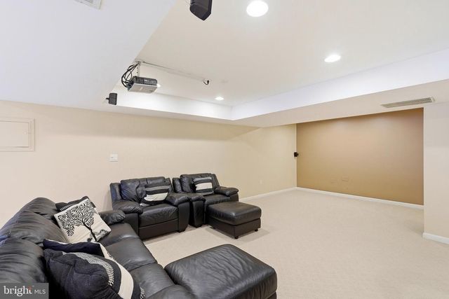 43648 INTREPID ST, Chantilly, VA 20152