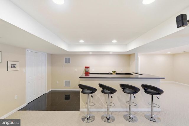 43648 INTREPID ST, Chantilly, VA 20152