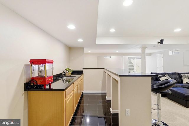 43648 INTREPID ST, Chantilly, VA 20152