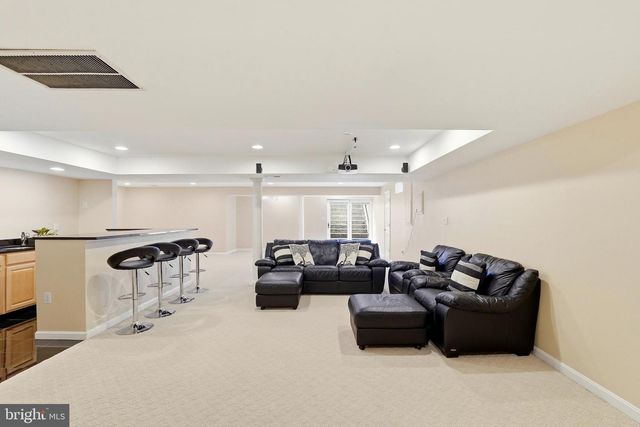 43648 INTREPID ST, Chantilly, VA 20152