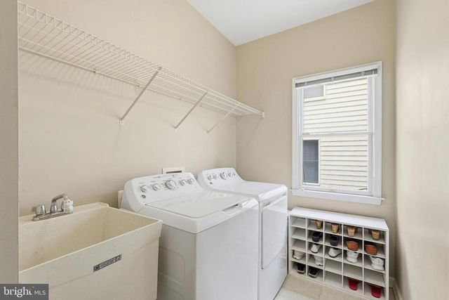43648 INTREPID ST, Chantilly, VA 20152