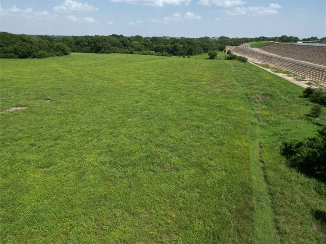 3627 Howard Road, Waxahachie, TX 75165