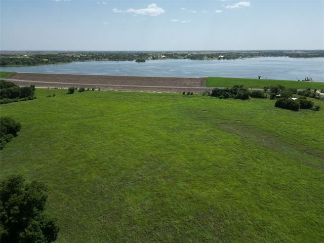 3627 Howard Road, Waxahachie, TX 75165