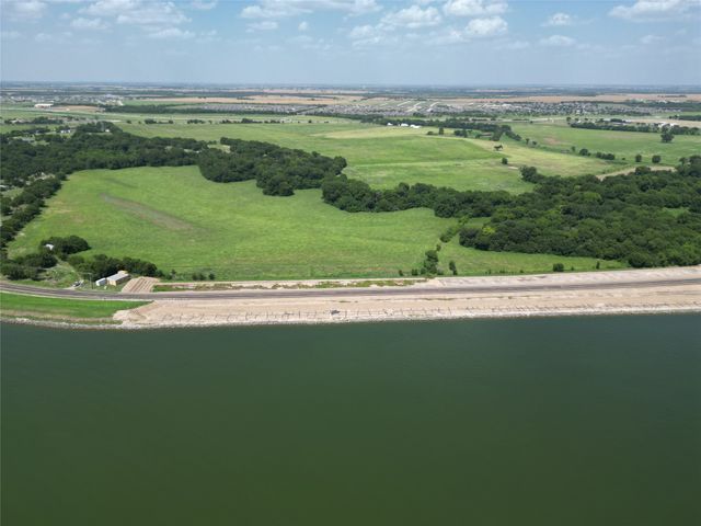 3627 Howard Road, Waxahachie, TX 75165