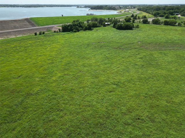 3627 Howard Road, Waxahachie, TX 75165