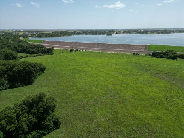 3627 Howard Road, Waxahachie, TX 75165