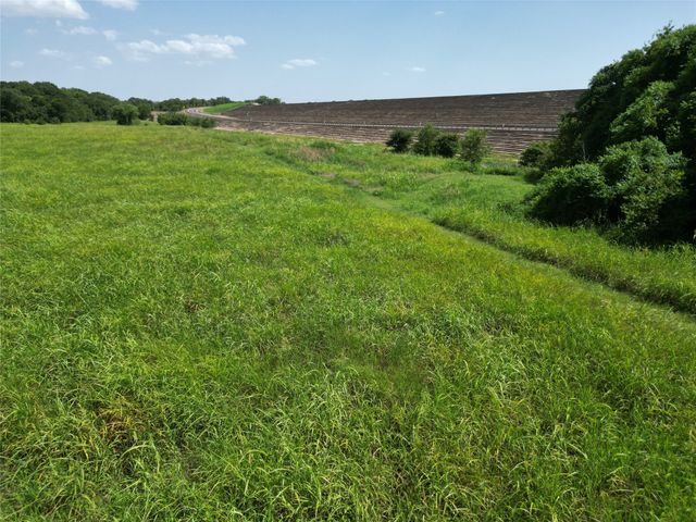 3627 Howard Road, Waxahachie, TX 75165