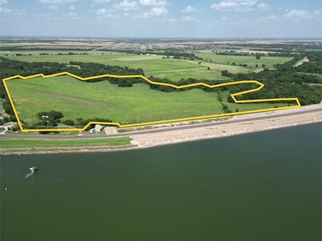 3627 Howard Road, Waxahachie, TX 75165