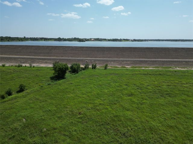 3627 Howard Road, Waxahachie, TX 75165