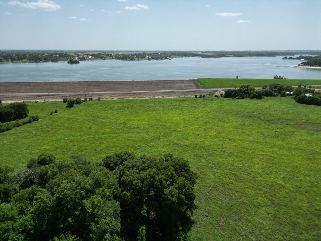 3627 Howard Road, Waxahachie, TX 75165