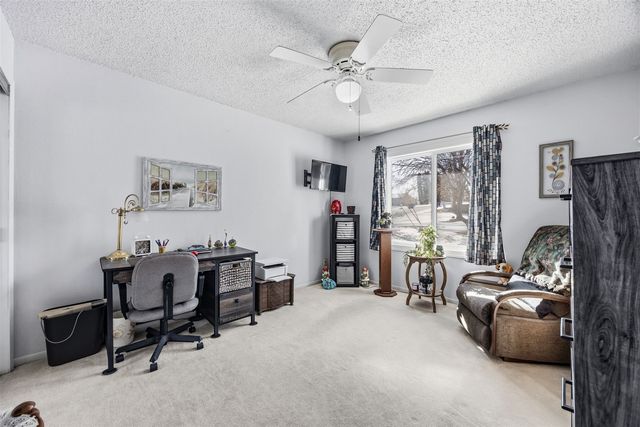 2601 Zika Avenue NW, Cedar Rapids, IA 52405