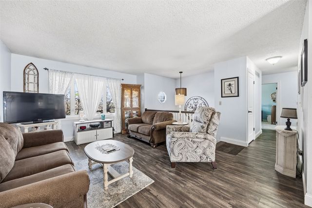 2601 Zika Avenue NW, Cedar Rapids, IA 52405