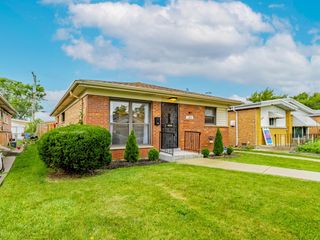 9430 S Parnell Avenue, Chicago, IL 60620
