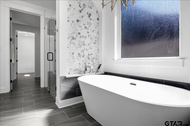 142 County Road 4119, Jacksonville, TX 75766