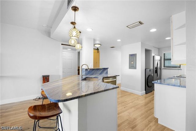 1901 Clifford ST 1402, Fort Myers, FL 33901