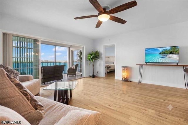 1901 Clifford ST 1402, Fort Myers, FL 33901