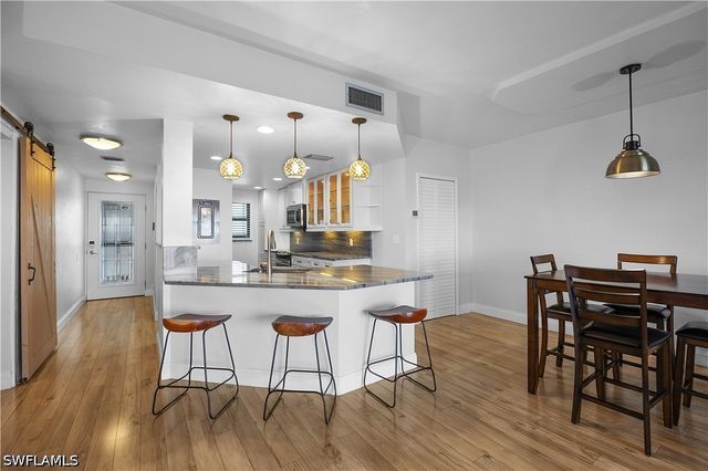1901 Clifford ST 1402, Fort Myers, FL 33901