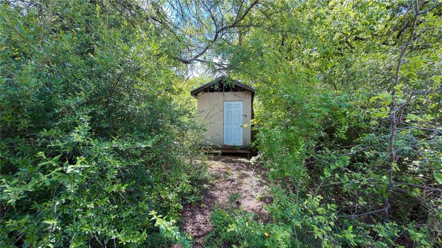 2900 Robinson Road, Denton, TX 76210