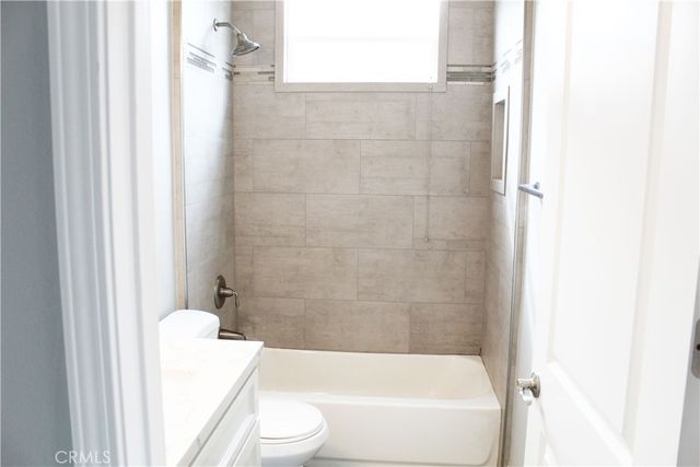 155 Unit A Flower, Costa Mesa, CA 92627