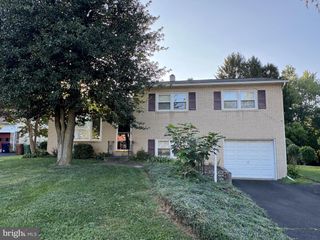 1514 N HILLS AVE, Willow Grove, PA 19090