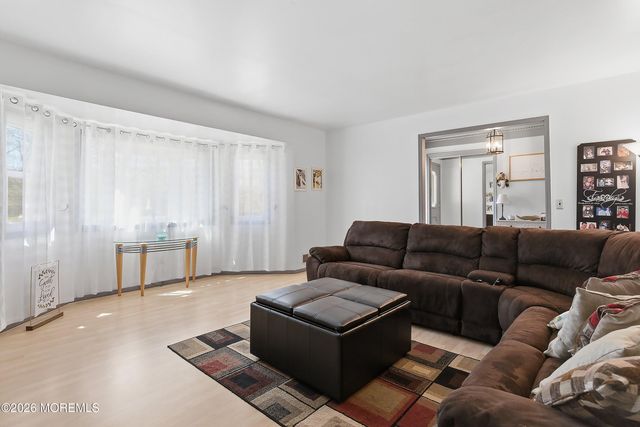 151 N Cooks Bridge Road, Jackson, NJ 08527