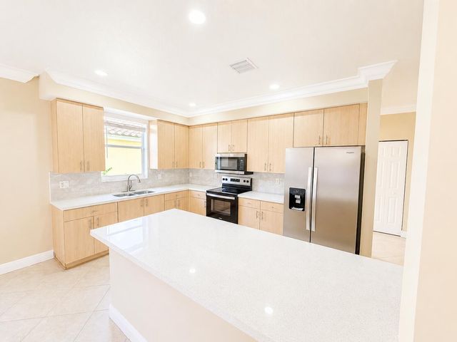 740 SW 191st Avenue, Pembroke Pines, FL 33029