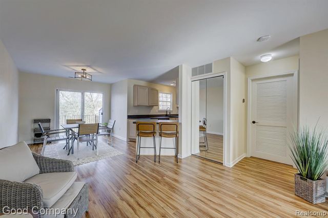 1512 Maryland Club Drive, Royal Oak, MI 48067