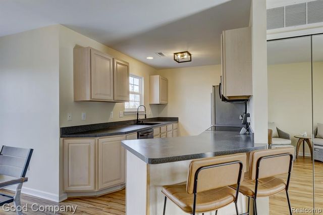 1512 Maryland Club Drive, Royal Oak, MI 48067