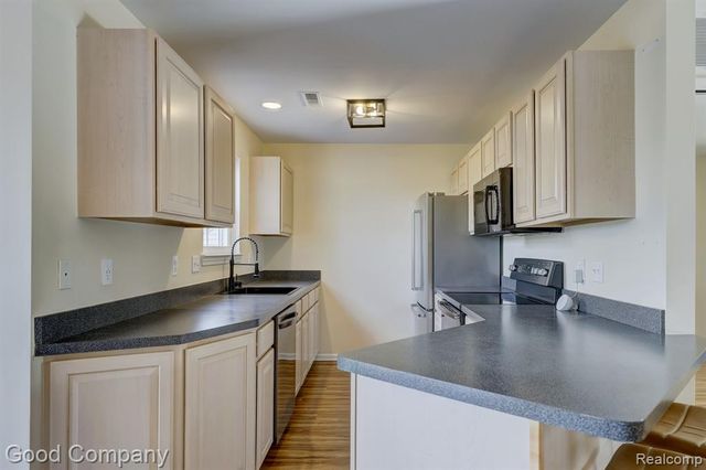 1512 Maryland Club Drive, Royal Oak, MI 48067