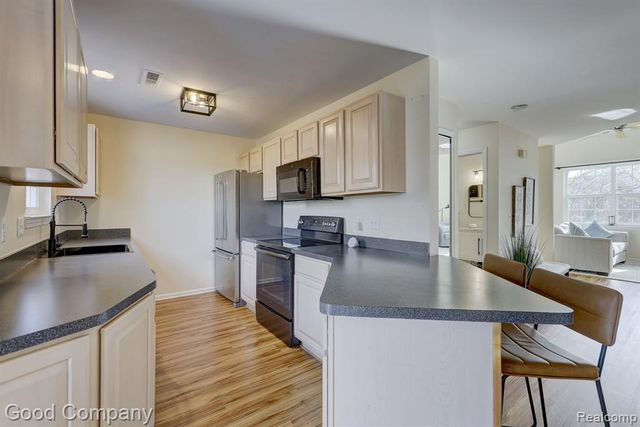 1512 Maryland Club Drive, Royal Oak, MI 48067