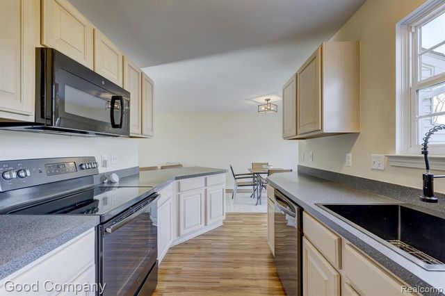 1512 Maryland Club Drive, Royal Oak, MI 48067