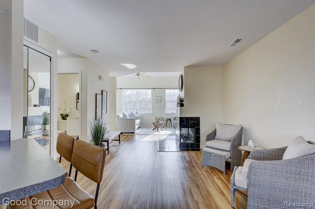 1512 Maryland Club Drive, Royal Oak, MI 48067