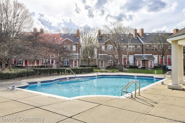 1512 Maryland Club Drive, Royal Oak, MI 48067