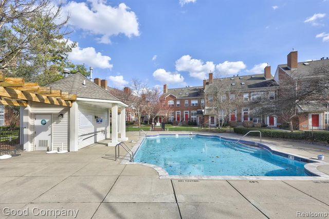 1512 Maryland Club Drive, Royal Oak, MI 48067