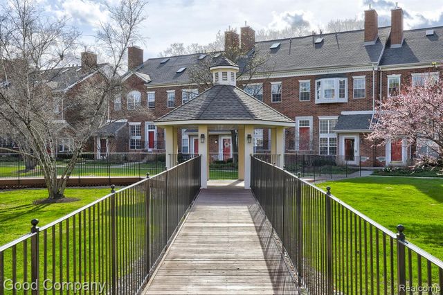 1512 Maryland Club Drive, Royal Oak, MI 48067