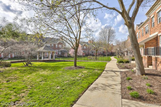 1512 Maryland Club Drive, Royal Oak, MI 48067