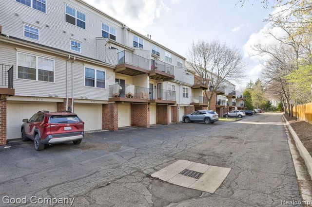 1512 Maryland Club Drive, Royal Oak, MI 48067