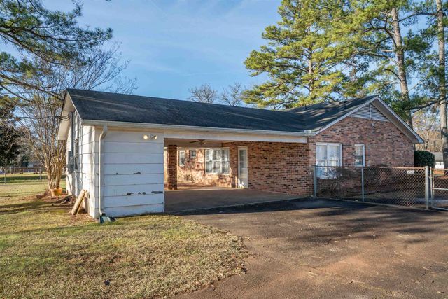 913 Lucerne Drive, Spartanburg, SC 29302