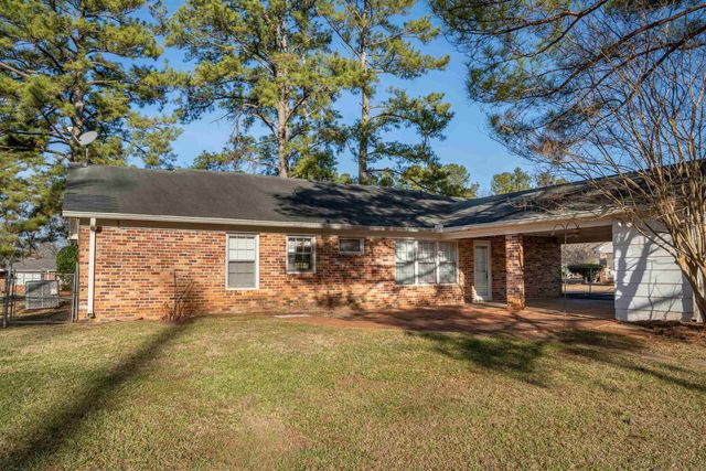 913 Lucerne Drive, Spartanburg, SC 29302