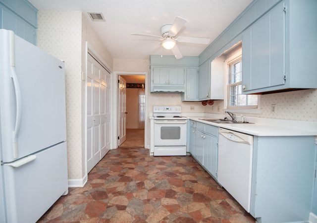 913 Lucerne Drive, Spartanburg, SC 29302