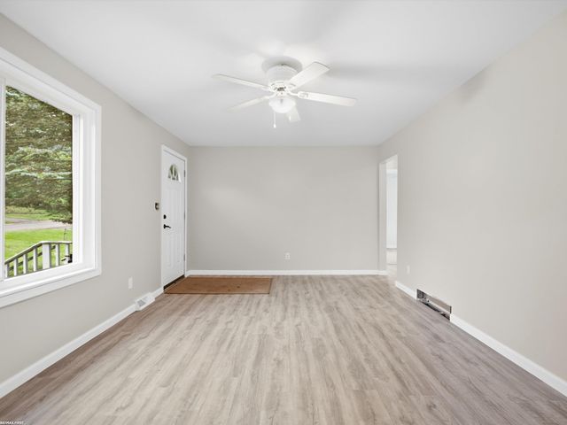 1278 Oregon Boulevard, Waterford, MI 48327