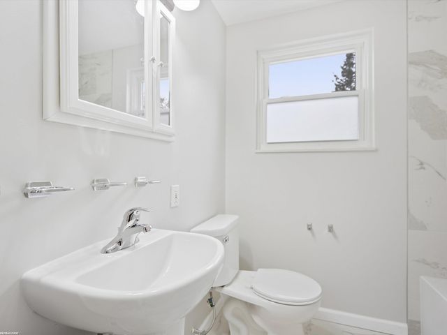 1278 Oregon Boulevard, Waterford, MI 48327