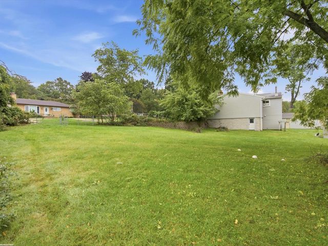 1278 Oregon Boulevard, Waterford, MI 48327