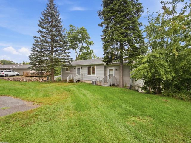 1278 Oregon Boulevard, Waterford, MI 48327